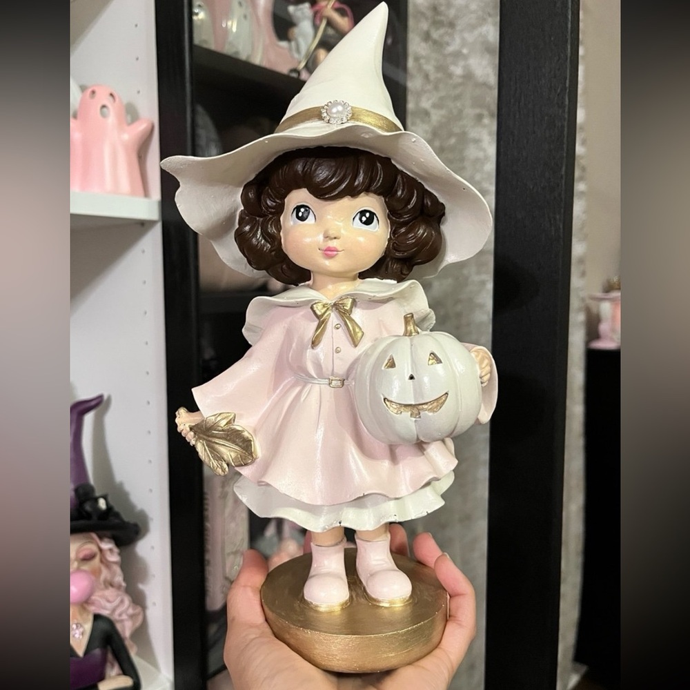 Pink witch - Picture 2 of 9